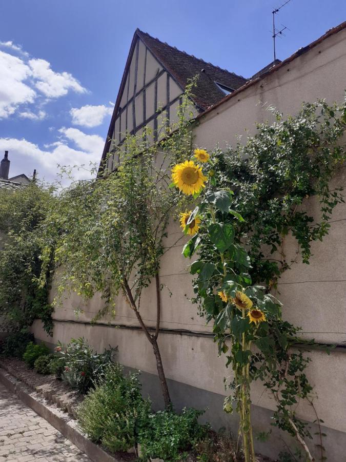 Clos Montcenoux, Au Coeur De Bourges. מראה חיצוני תמונה